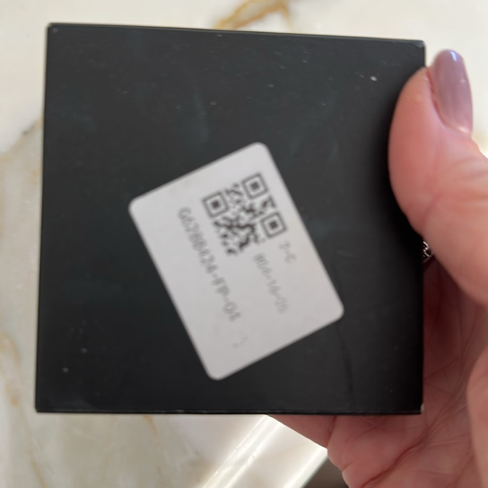 Matte Finish Compact Powder - Picture 2 of 7